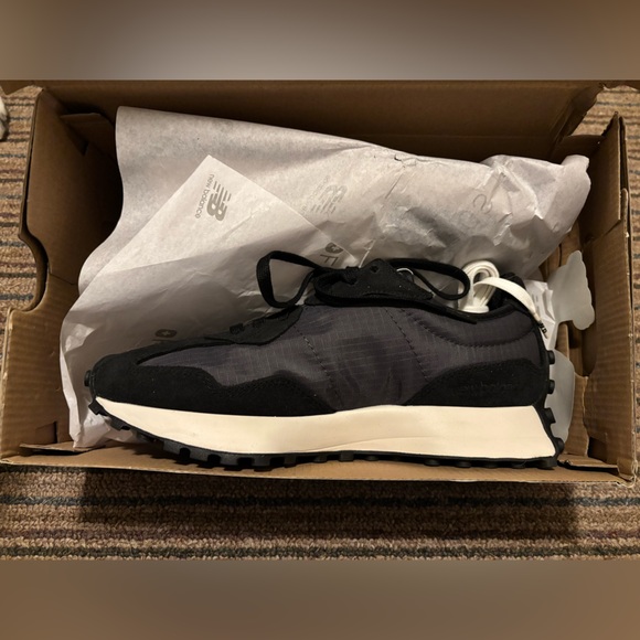 Figs x New Balance Black 327 - Picture 3 of 11